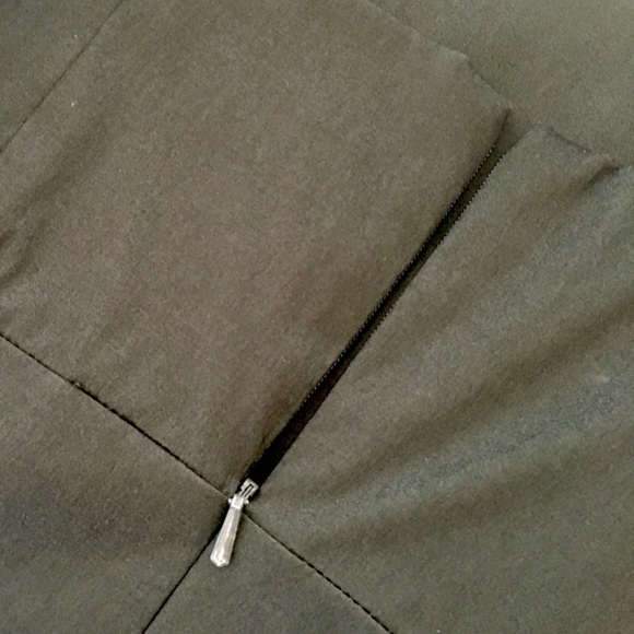 Elegant Black Long Evening Dress with Slit - Perfect for Weddings! - Picture 9 of 15